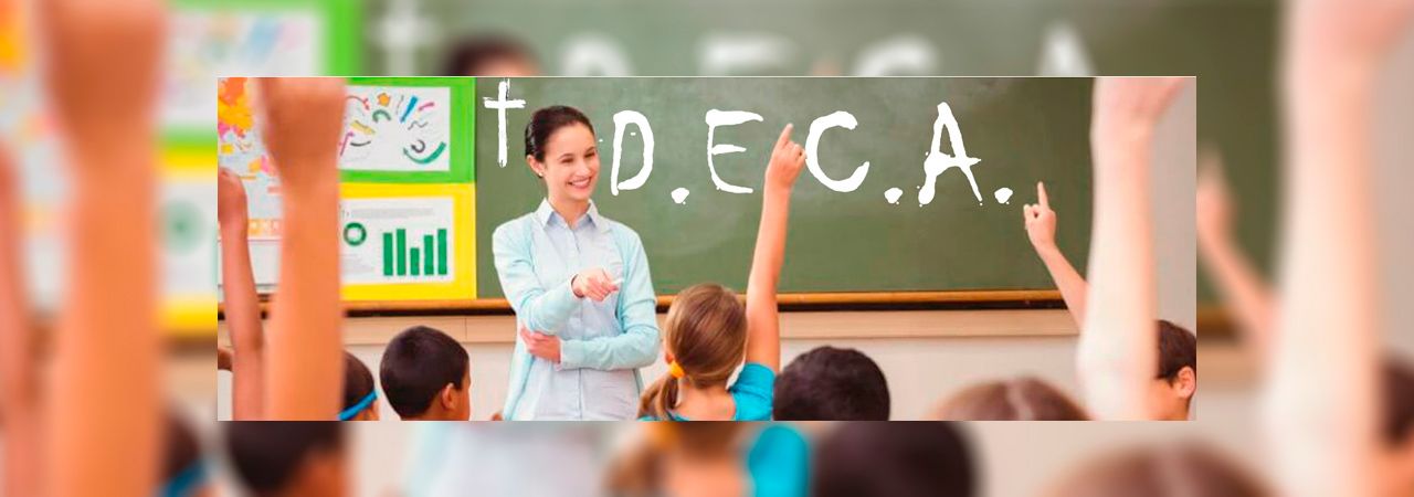 Instituto de Teología Lumen Gentium profesora enseñando