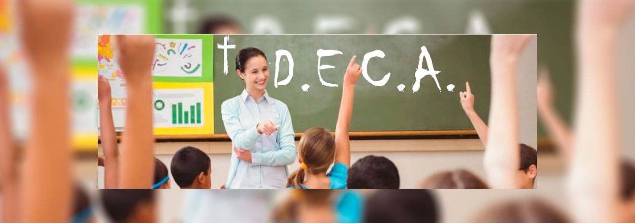 Instituto de Teología Lumen Gentium profesora enseñando