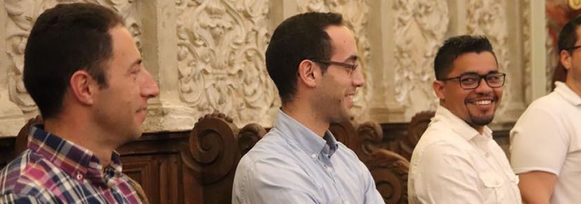 Instituto de Teología Lumen Gentium hombres sentados